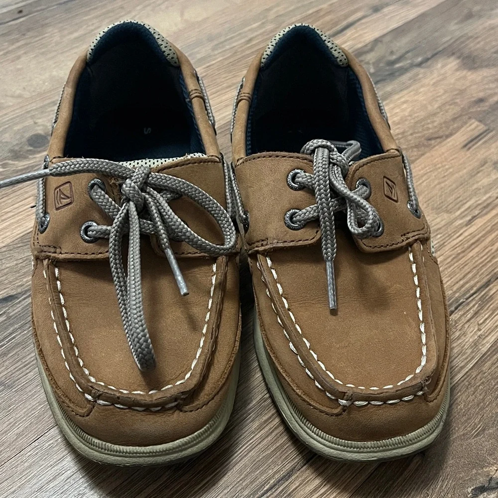 Casual Brown Boat Shoes with White Stitching - Picture 4 of 5